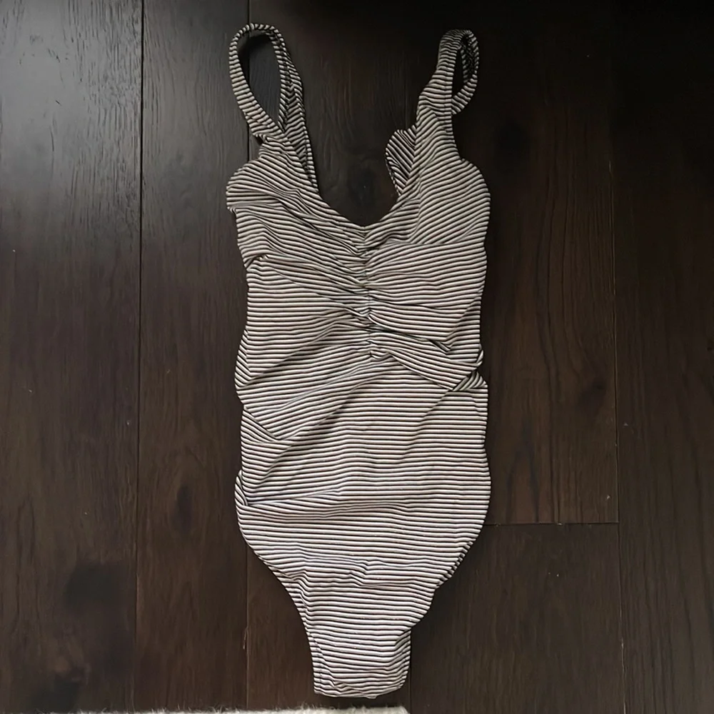 Pez D’Or Maternity Swimsuit - Picture 4 of 9